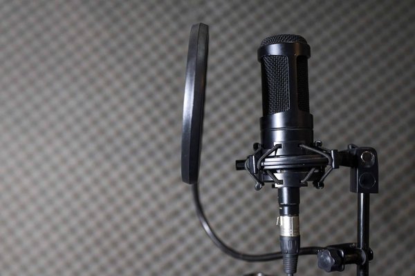 Quels critères pour choisir le micro d'enregistement rap idéal?