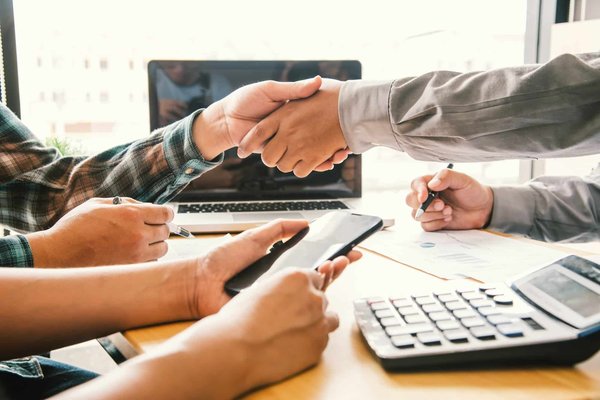 Pourquoi faire appel à une agence commerciale ?